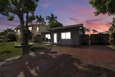 6824 SW 5th Street, Pembroke Pines, FL 33023 - Photo 2