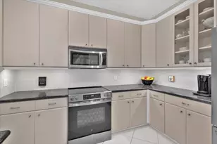 8332 Belfry Pl, Port Saint Lucie, FL 34986 - Photo 18