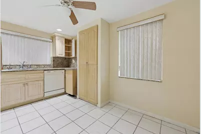 9861 Sunrise Lakes Boulevard #101, Sunrise, FL 33322 - Photo 2