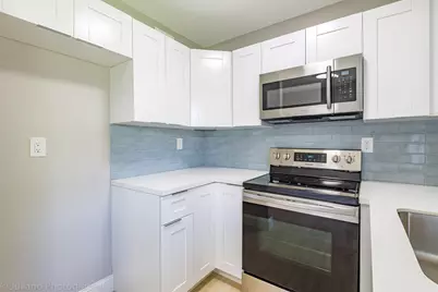 2209 NE 2nd Street #6, Pompano Beach, FL 33062 - Photo 2