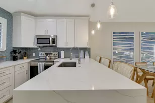 523 Club Dr, Palm Beach Gardens, FL 33418 - Photo 1