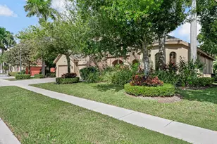 10513 Versailles Blvd, Wellington, FL 33449 - Photo 4