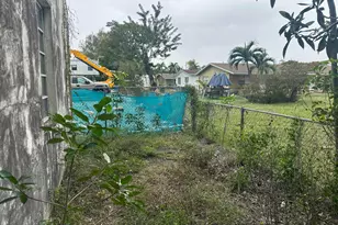 223 SE 4th St, Hallandale Beach, FL 33009 - Photo 6