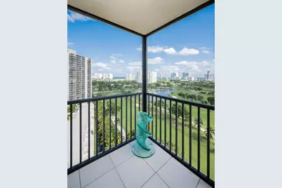 20335 W Country Club Drive #1704, Aventura, FL 33180 - Photo 18