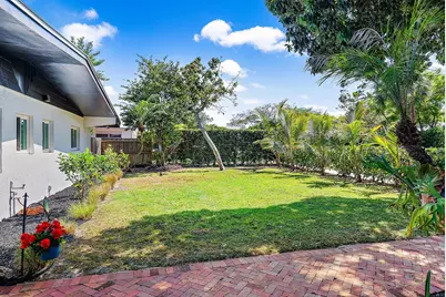 805 E Madison Avenue, Stuart, FL 34996 - Photo 6