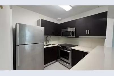 319 Newport V, Deerfield Beach, FL 33442 - Photo 4