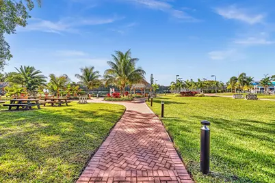 2123 Cambridge F, Deerfield Beach, FL 33442 - Photo 32