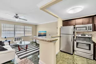 2123 Cambridge F, Deerfield Beach, FL 33442 - Photo 10
