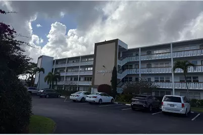 2123 Cambridge F, Deerfield Beach, FL 33442 - Photo 2