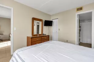 6715 W 26th Dr, Hialeah, FL 33016 - Photo 16