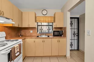 6715 W 26th Dr, Hialeah, FL 33016 - Photo 6