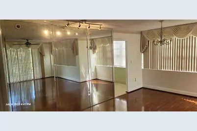 1300 Saint Charles Place #L19, Pembroke Pines, FL 33026 - Photo 4