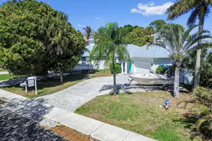 443 SE Dolphin Dr, Stuart, FL 34996 - Photo 30