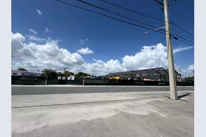 705 SE Tarpon Avenue, Stuart, FL 34994 - Photo 2