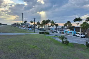 1221 Bacom Point Rd, Pahokee, FL 33476 - Photo 18