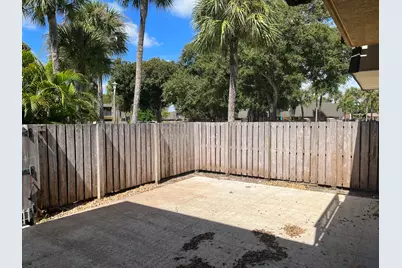 621 6th Way, West Palm Beach, FL 33407 - Photo 2