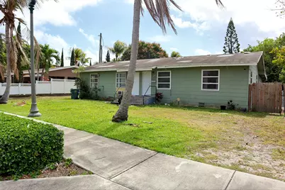 1056 NE 34th Court, Oakland Park, FL 33334 - Photo 2