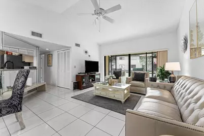 10 Via De Casas Sur #104, Boynton Beach, FL 33426 - Photo 4