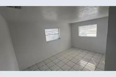 390 SW 27th Terrace, Fort Lauderdale, FL 33312 - Photo 10