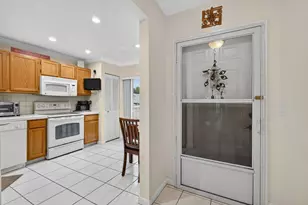 2640 Gately Dr W, West Palm Beach, FL 33415 - Photo 10