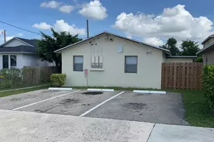 907 8th St, West Palm Beach, FL 33401 - Photo 1