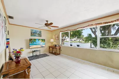 1811 NW 119th Avenue, Pembroke Pines, FL 33026 - Photo 16