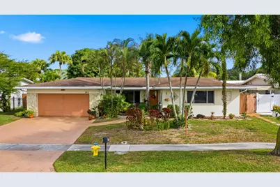 1811 NW 119th Avenue, Pembroke Pines, FL 33026 - Photo 4