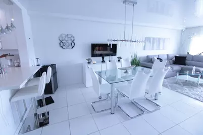 470 Paradise Isle Boulevard #302, Hallandale Beach, FL 33009 - Photo 2