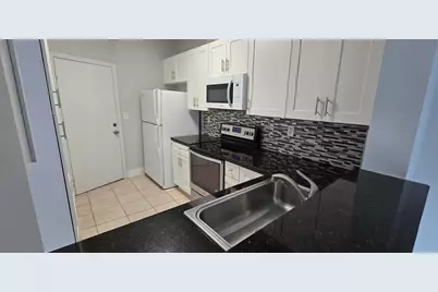 5117 Meadow Oaks Drive, Coconut Creek, FL 33073 - Photo 4