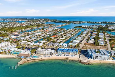 340 E Ocean Drive, Key Colony Beach, FL  - Photo 16