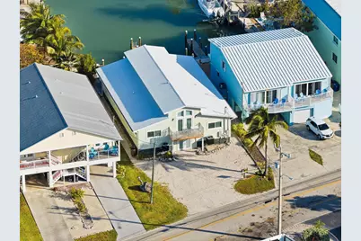 340 E Ocean Drive, Key Colony Beach, FL  - Photo 14