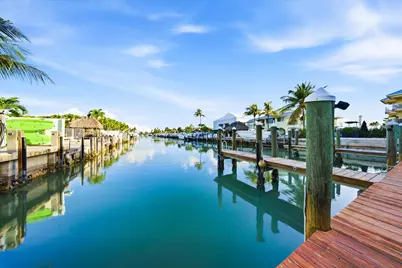 340 E Ocean Drive, Key Colony Beach, FL  - Photo 32