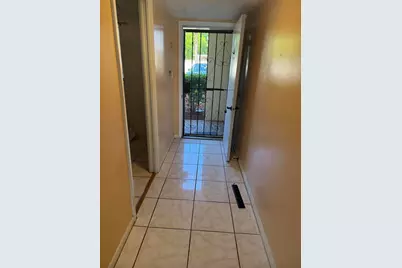 2025 Oleander Boulevard #105, Fort Pierce, FL 34982 - Photo 2