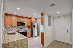 400 Club Cir, Boca Raton, FL 33487 - Photo 4