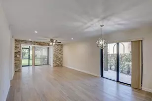 400 Club Cir, Boca Raton, FL 33487 - Photo 10
