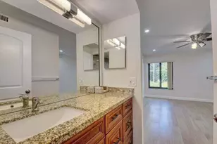 400 Club Cir, Boca Raton, FL 33487 - Photo 34