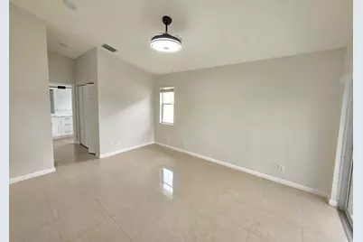 1041 Fairfax Circle W, Boynton Beach, FL 33436 - Photo 6