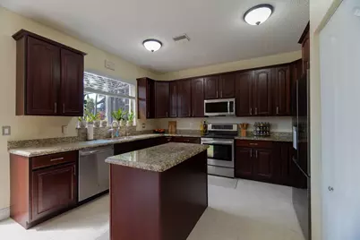 10421 Buena Ventura Drive, Boca Raton, FL 33498 - Photo 4