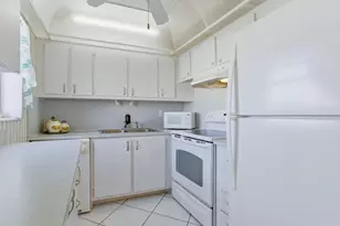 680 W Horizons, Boynton Beach, FL 33435 - Photo 18