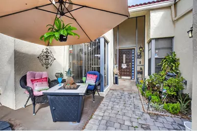 2683 Emerald Way N, Deerfield Beach, FL 33442 - Photo 2
