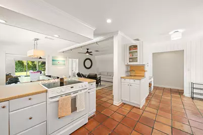 801 Fairhaven Drive, North Palm Beach, FL 33408 - Photo 8