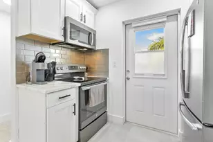 330 N Federal Hwy, Deerfield Beach, FL 33441 - Photo 4