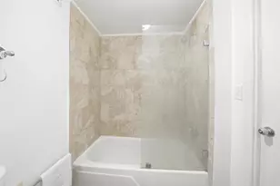 16850 S Glades Dr, North Miami Beach, FL 33162 - Photo 14