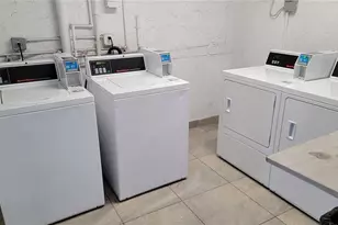 5221 Geneva Way, Doral, FL 33166 - Photo 20