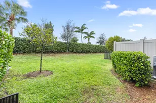 8612 Escue St, Wellington, FL 33467 - Photo 2