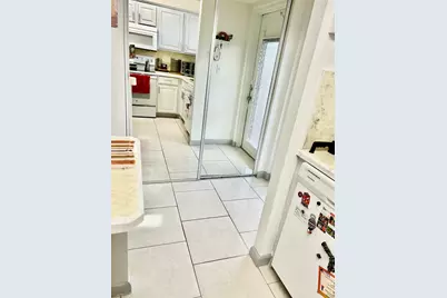 9261 Sunrise Lakes Boulevard, Sunrise, FL 33322 - Photo 14