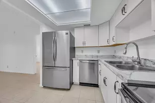 1552 SE Royal Green Cir, Port Saint Lucie, FL 34952 - Photo 6