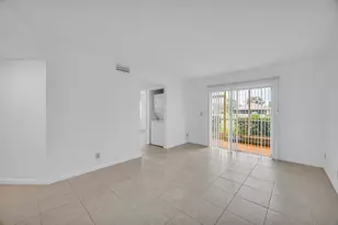 1552 SE Royal Green Cir, Port Saint Lucie, FL 34952 - Photo 10