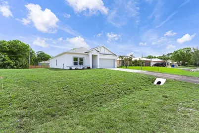 8636 100th Avenue, Vero Beach, FL 32967 - Photo 2