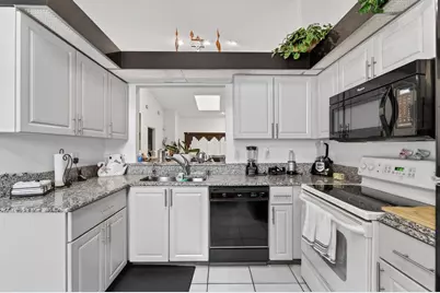 6045 Sunny Pointe Circle, Delray Beach, FL 33484 - Photo 10